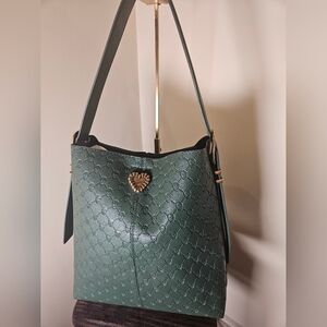 BETSY JOHNSON XOMILLIE SKULLS TOTE/SHOULDER BAG  New With Tags GREEN